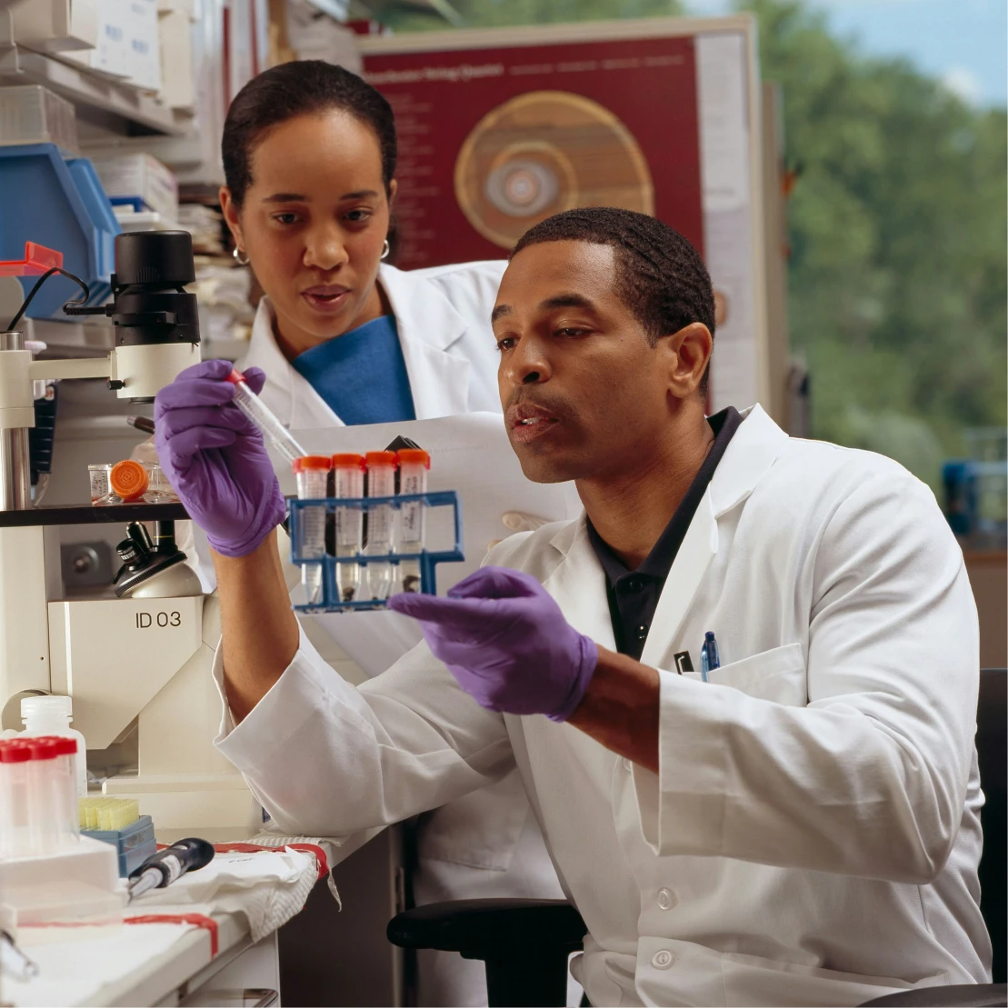 Research laboratory with multiple point-of-use gas connections