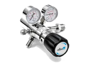 Dual-stage cylinder pressure regulator for high-purity specialty gases