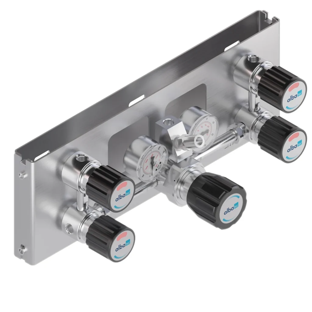 Manual changeover panel for dual-cylinder specialty gas supply