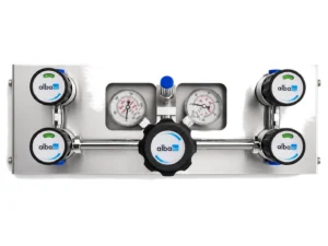 Manual changeover panel for dual-cylinder specialty gas supply