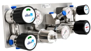 Semi-automatic changeover panel for continuous specialty gas supply
