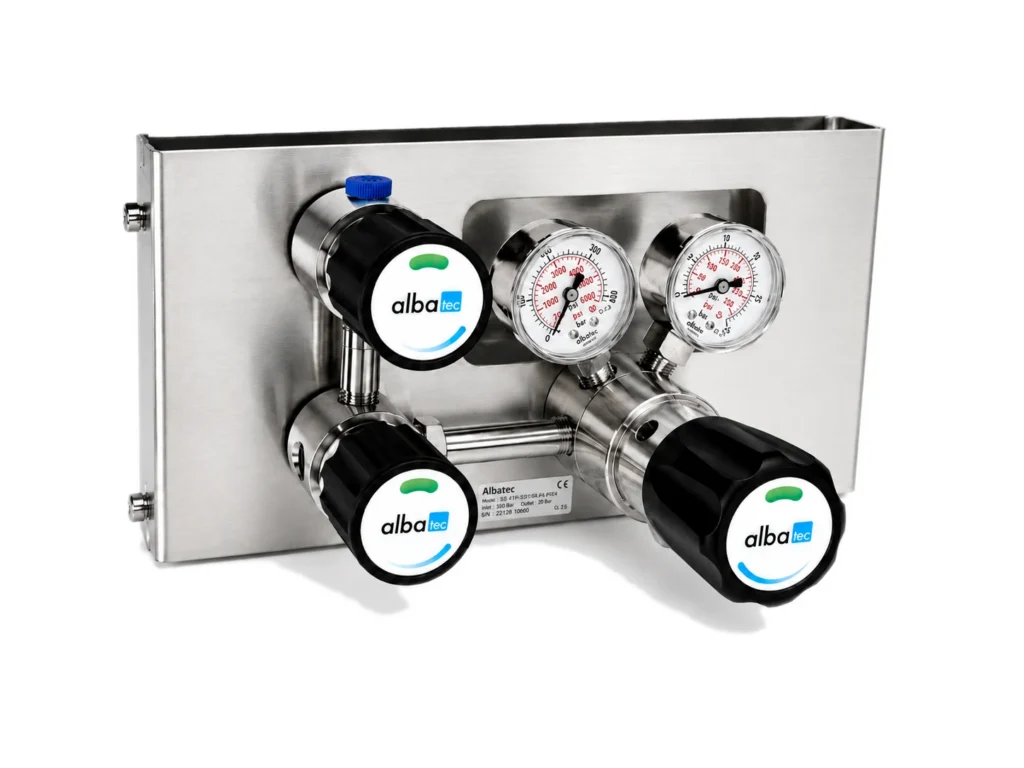 Single-stage single-inlet panel for specialty gas supply