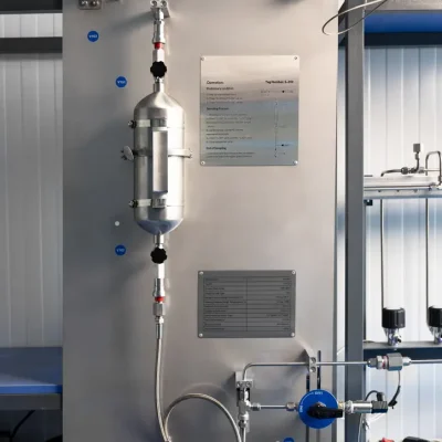 Full sampling panel with cylinder, tubing, valves and purge connection
